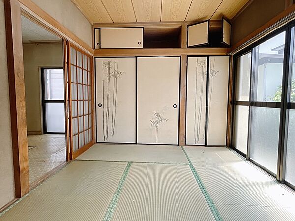 【和室】埋込収納があるお部屋です♪