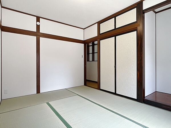 【1階和室】親子川の字でゴロゴロと寝られる和室！