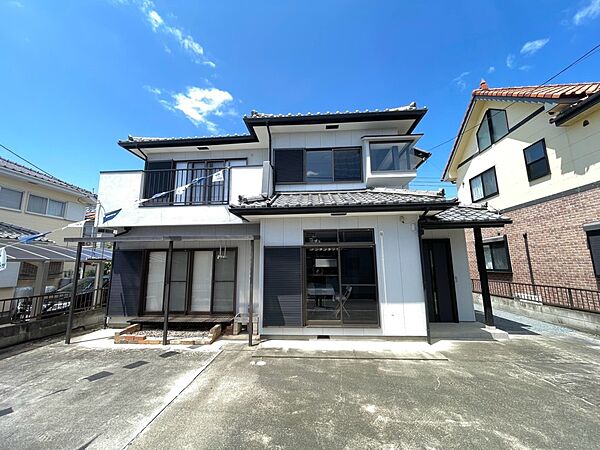 【外観】立派なポストもございます♪
