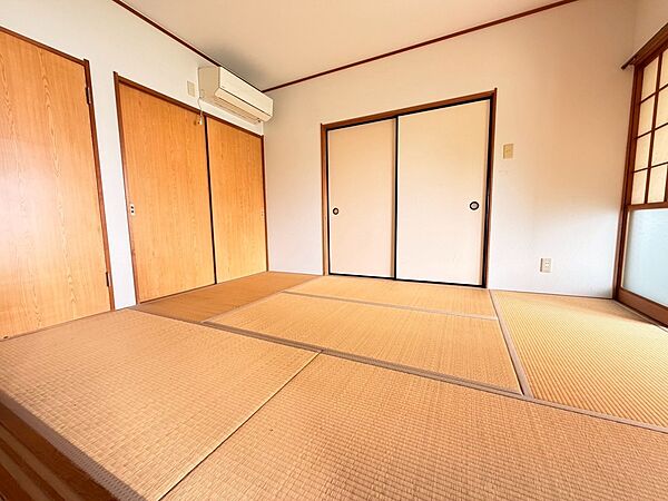 【和室】押入には、布団や季節ものなどが収納できます♪