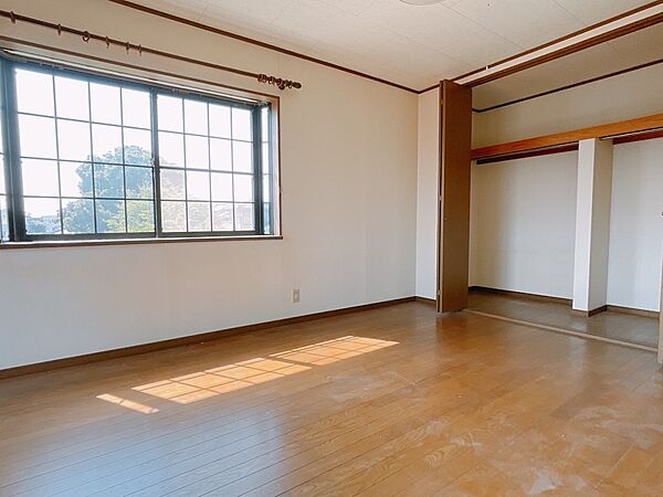 【洋室】広々としたお部屋です♪  ※現況販売となります
