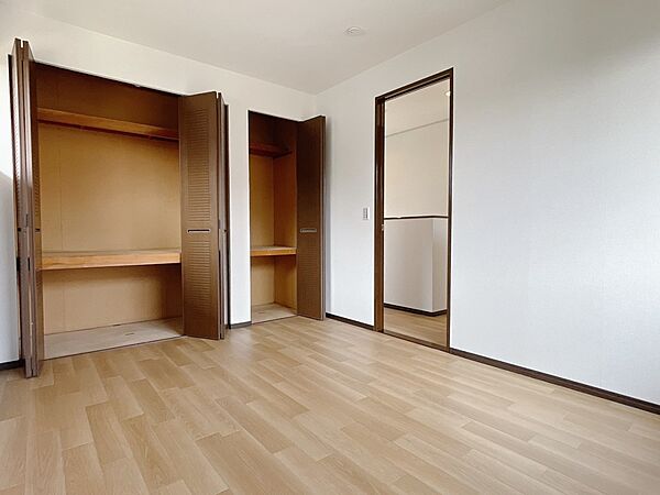 【洋室】クローゼットがあるお部屋です♪