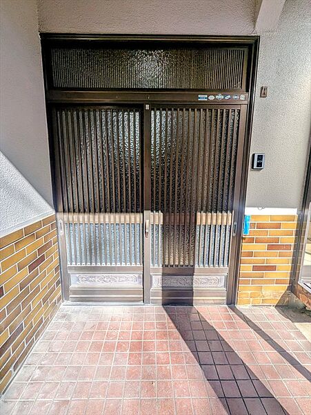 【玄関】引き戸で荷物の出し入れもスムーズです♪（2026年7月撮影）