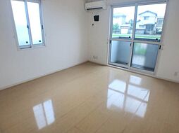 やまと平面 105 1階1LDKのリビング/ダイニング