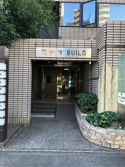 4 / 8