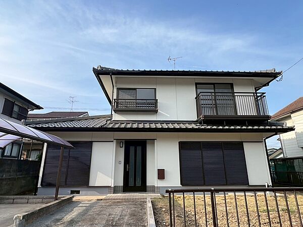 【外観】※リフォーム完了（2026年3月撮影）飽きのこないデザインの外観♪