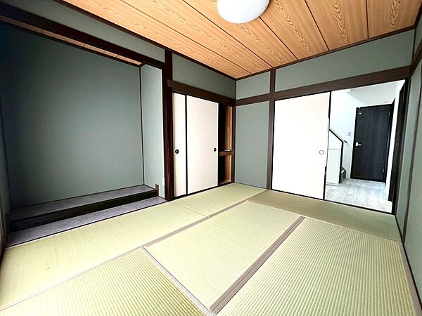 【和室】※リフォーム後の写真です。（2026年4月撮影）1Fの和室♪客間や家族の憩いの間として使えます♪