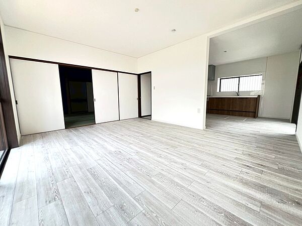 【リビング】※リフォーム後の写真です。（2026年7月撮影）