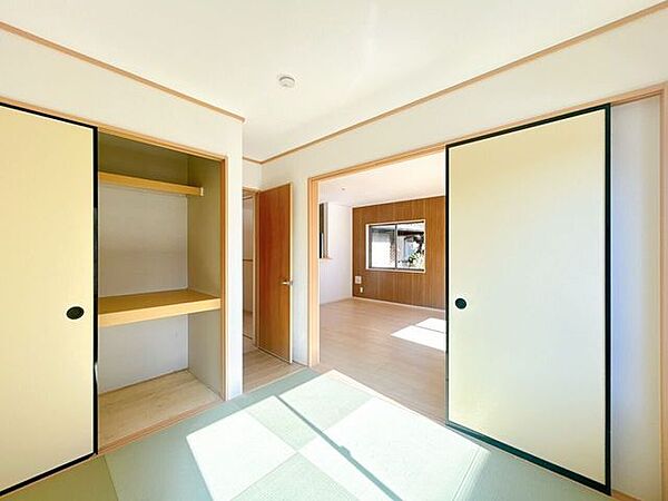 和室も日当たりが良く、明るい空間となっております。