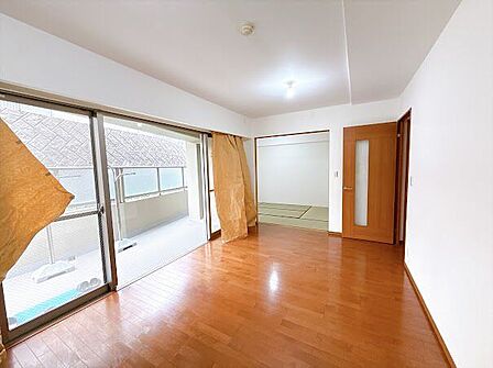 優しい色合いの室内です。統一感があり、空間がより広く感じられます。