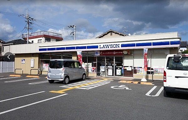 ローソン 奈良法蓮町東店 3210m