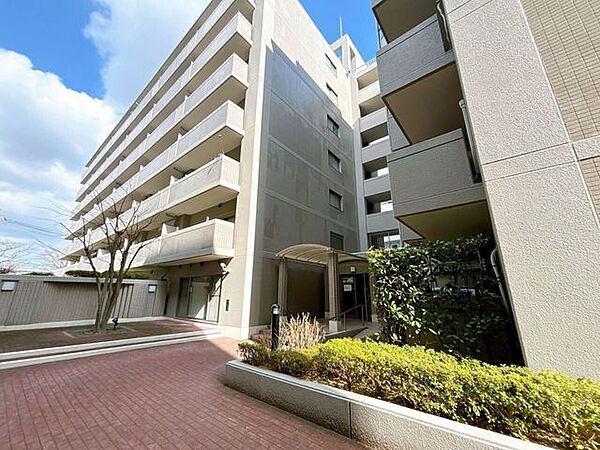 静かで落ち着いた閑静な住宅地です。子育て世代の生活環境としても最適です◎