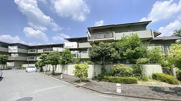 静かで落ち着いた閑静な住宅地です。子育て世代の生活環境としても最適です◎
