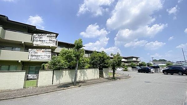 あたたかな陽が差し込み、優しい風が吹き込む陽当り・通風良好な立地です。