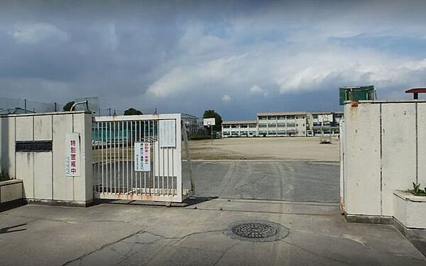 京西中学校 1030m