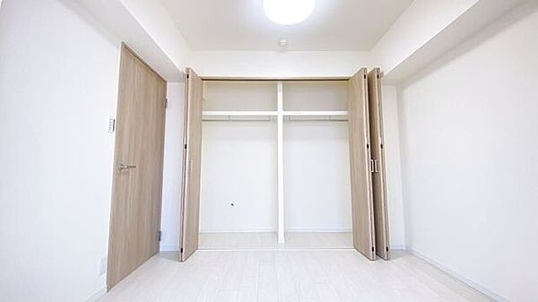 天井高サイズのクローゼットなのでお洋服がたくさん収納できます！