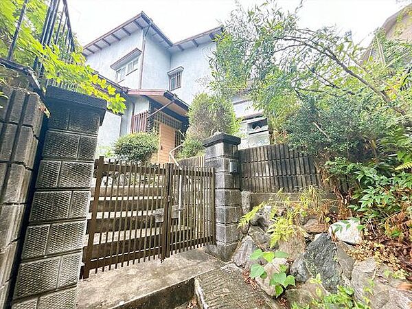 あたたかな陽が差し込み、優しい風が吹き込む陽当り・通風良好な立地です。