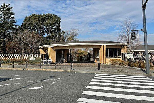近畿大学附属幼稚園 190m