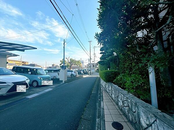 公園の多い地域です。お気に入りの家から足を少し伸ばして、お散歩などでゆったり過ごす時間も有意義です。