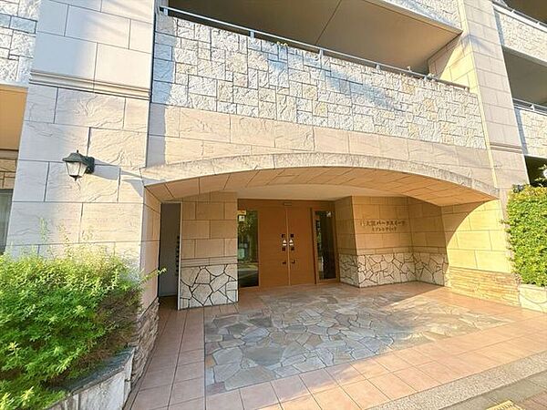 近隣にスーパーがあり生活環境の整った住宅街です。