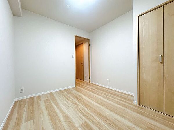 色合いに統一感のある、落ち着いた雰囲気のお部屋です。