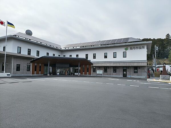 南丹市役所　物件から1300ｍ