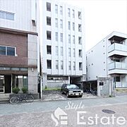 神宮前駅より徒歩10分 3階 築20年の賃貸物件