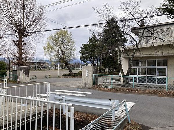 西小学校 1450m