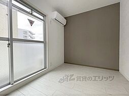 近鉄奈良線 新大宮駅 徒歩4分の賃貸マンション 4階1Kのリビング/ダイニング