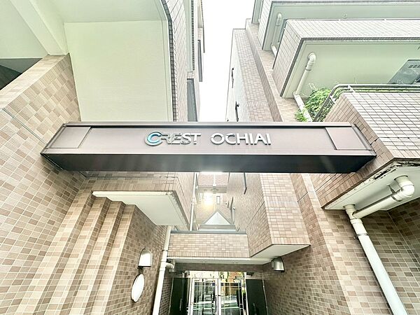 清潔感のある落ち着いた雰囲気の玄関です。