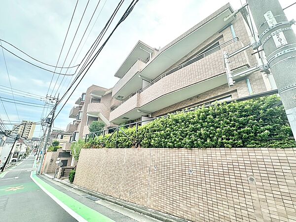 忙しく過ぎゆく日常を置き去るほど、ゆったりした時間が流れる住環境。