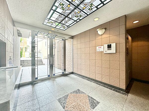 館内は静寂な中が保たれており、管理が行き届いている印象を受けました。