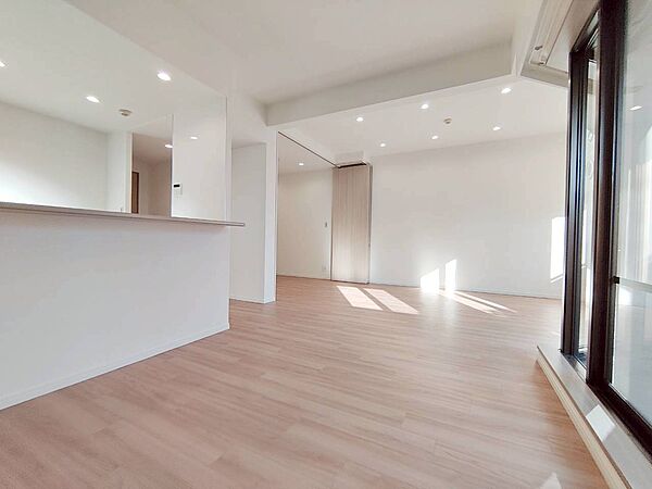 落ち着いた雰囲気に包まれて、伸びやかな空間。