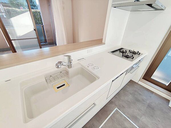 使いやすくスタイリッシュなキッチン空間になっております。