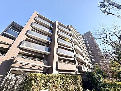外観:飽きのこないシンプルモダンな外観です。 外観:飽きのこないシンプルモダンな外観です。