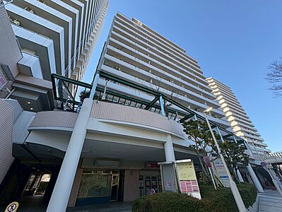 外観:飽きのこないシンプルモダンな外観です。 外観:飽きのこないシンプルモダンな外観です。