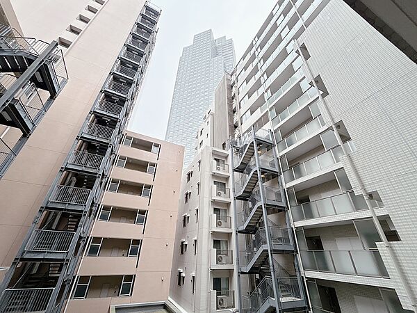 陽当たり・通風・開放感に恵まれた環境です。
