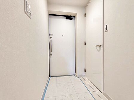 清潔感のある落ち着いた雰囲気の玄関です。