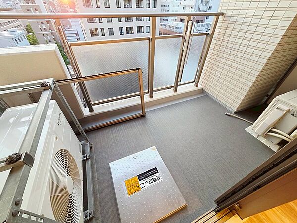 朝の澄んだ空気や、夕方に吹く清々しい風を感じられるバルコニー。