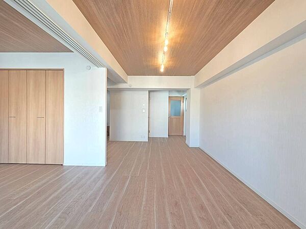 伸びやかな空間のなかで、ゆったりとしたひとときを過ごせます。