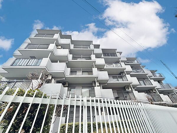忙しく過ぎゆく日常を置き去るほど、ゆったりした時間が流れる住環境。