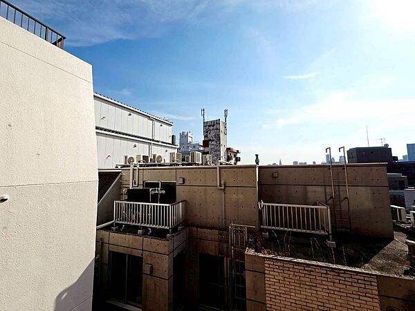 眺望や窓からの景色が良いと、家で過ごす時間も快適です。