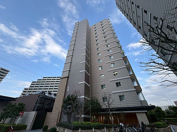 忙しく過ぎゆく日常を置き去るほど、ゆったりした時間が流れる住環境。