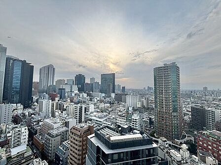 眺望や窓からの景色が良いと、家で過ごす時間も快適です。