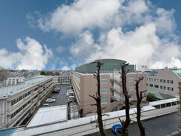 眺望や窓からの景色が良いと、家で過ごす時間も快適です。
