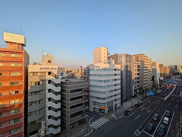 陽当たり・通風・開放感に恵まれた環境です。