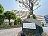 設備：【エンブレム】スタイリッシュなエンブレム。お洒落なマンションは入り口から。
