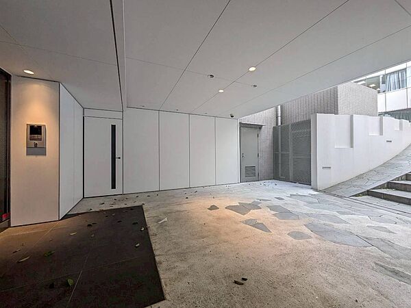 館内は静寂な中が保たれており、管理が行き届いている印象を受けました。