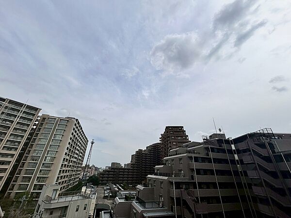 眺望や窓からの景色が良いと、家で過ごす時間も快適です。