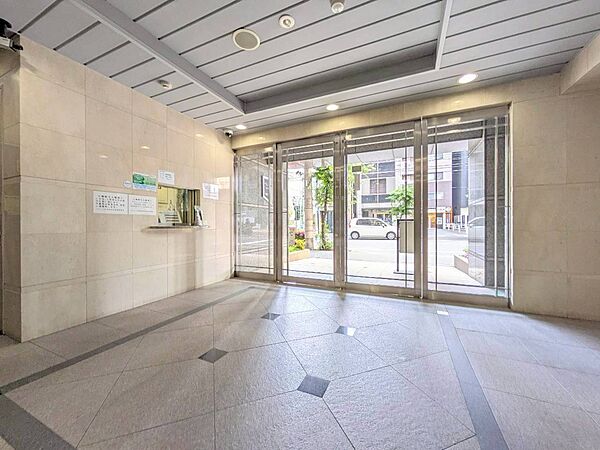 エントランスを拡大表示